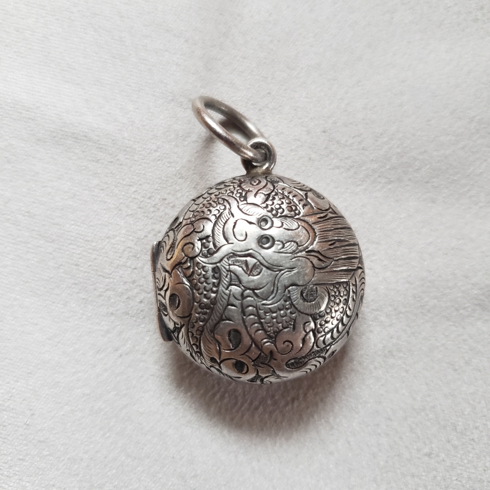 Silpada sterling 925 silver dragon locket pendant